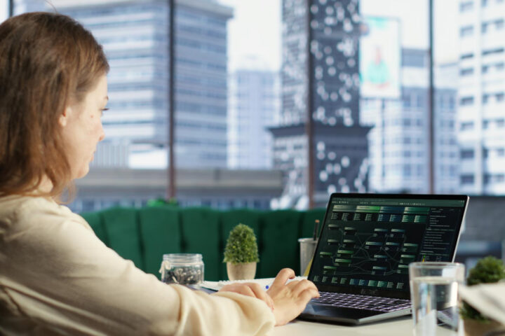 Jak wdrożyć AI w firmie? Praktyczny przewodnik dla zarządu i managerów